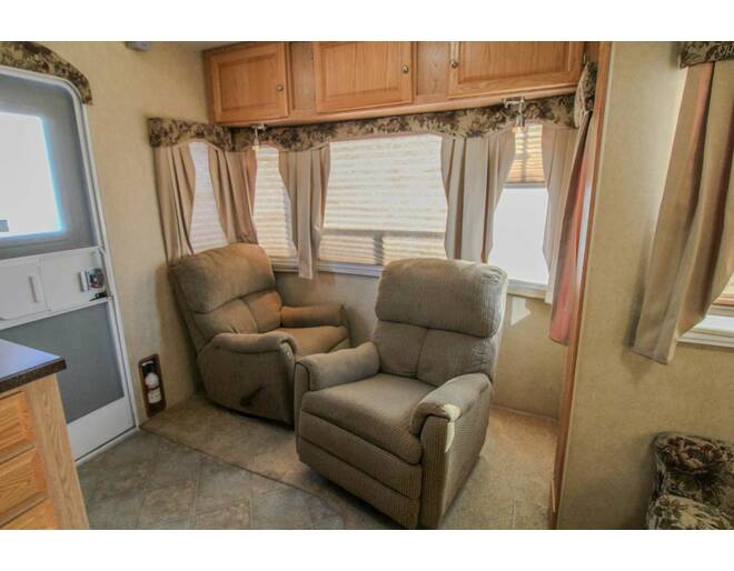 2007 Peterson Excel RT 28TRW Fifth Wheel at Wilder RV STOCK# VT24145A Photo 10